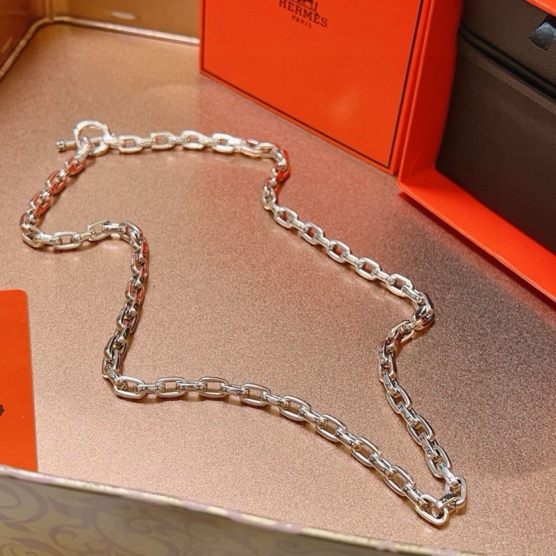 H**me5 necklaces